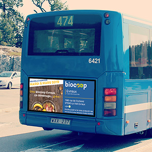 Création et impression d'affiches pour les cul de bus et la publicité sur les cars.